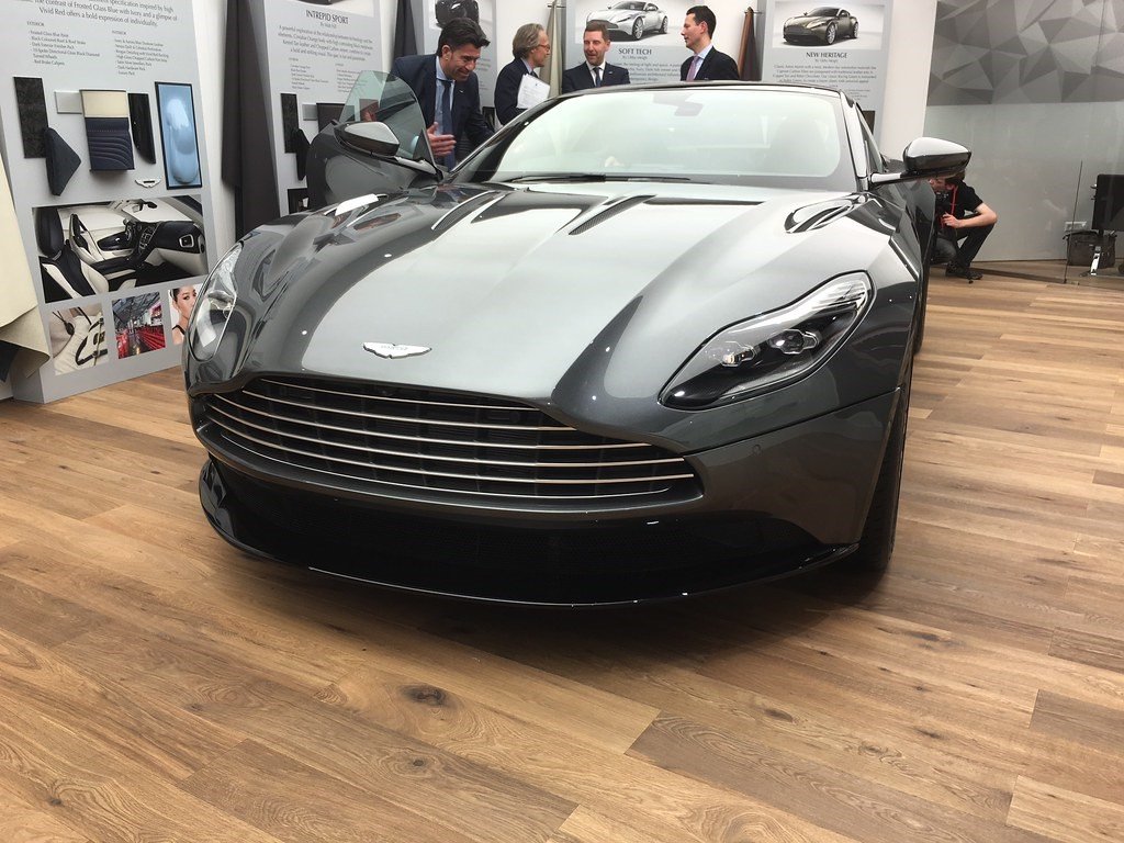 Aston Martin DB11